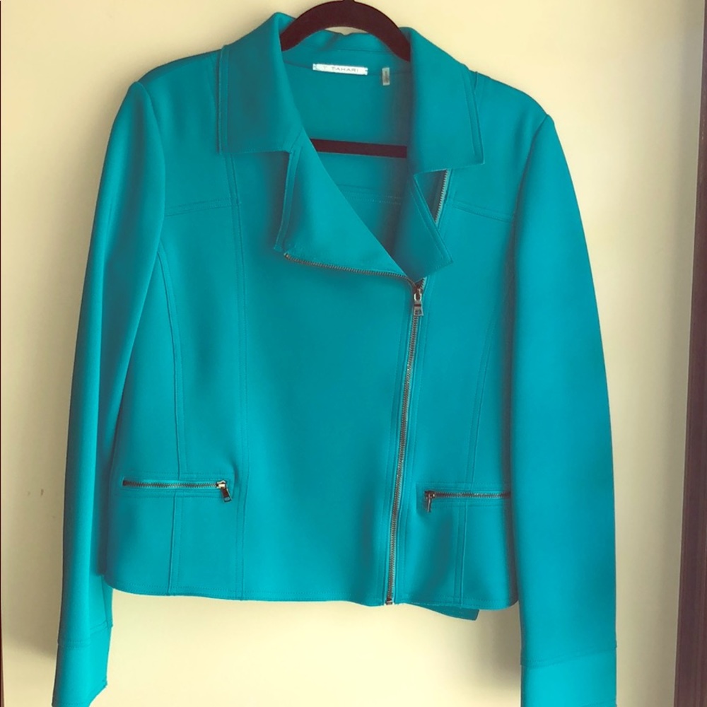 - Unique Blue TAHARI Blazer